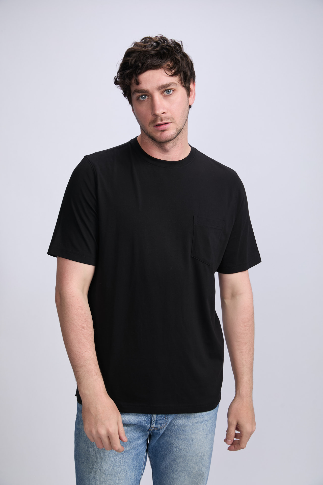 Men's black pocket T-shirt